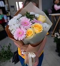 Букет цветов из:  Герберы, Розы и Хризантемы в Юрью